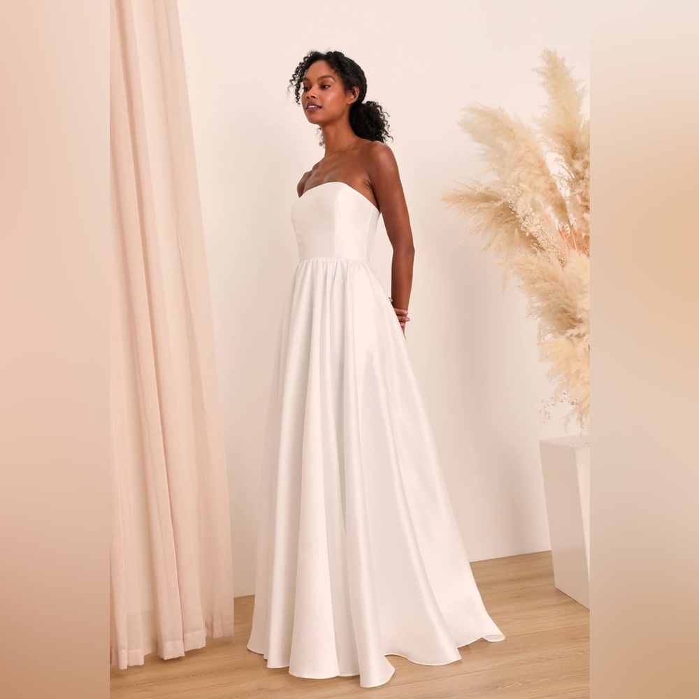 NWT LULUS STRAPLESS WEDDING DRESS